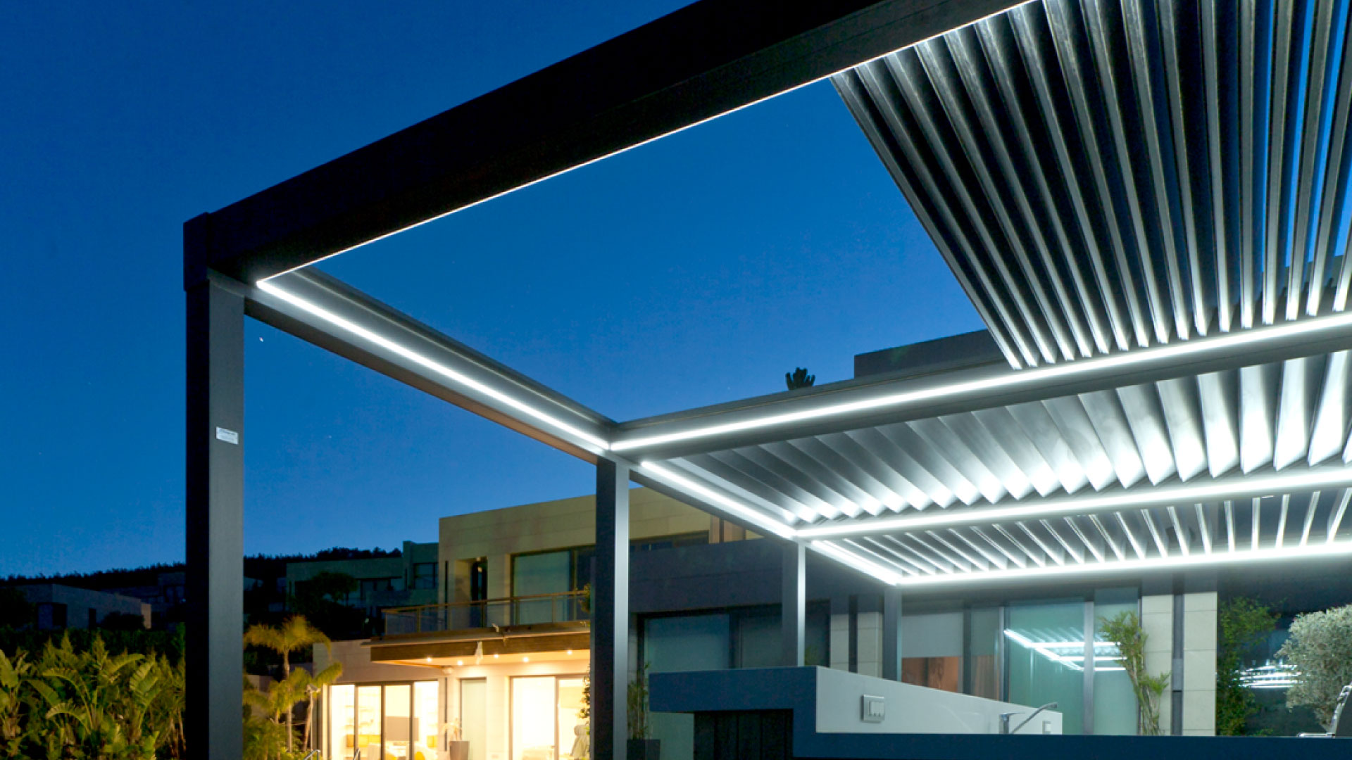 Pergola pflegen und auf den Winter vorbereiten